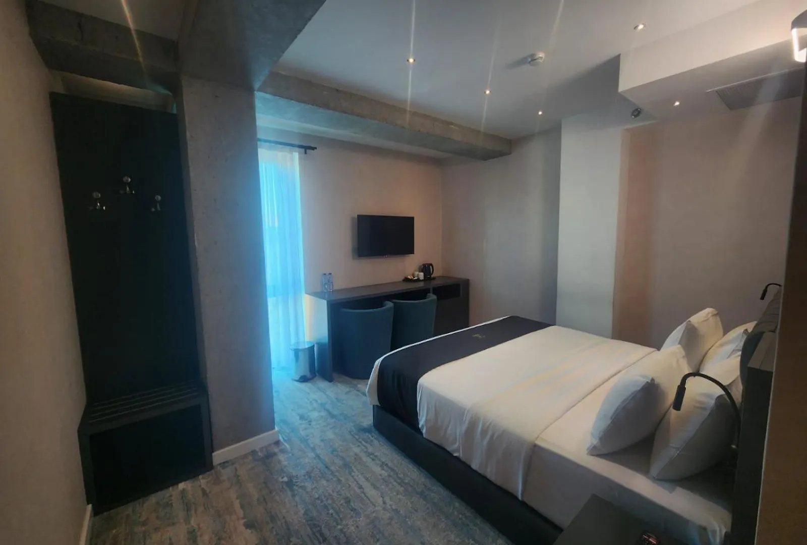 Mit Hotel Tbilisi 5*,  Georgien