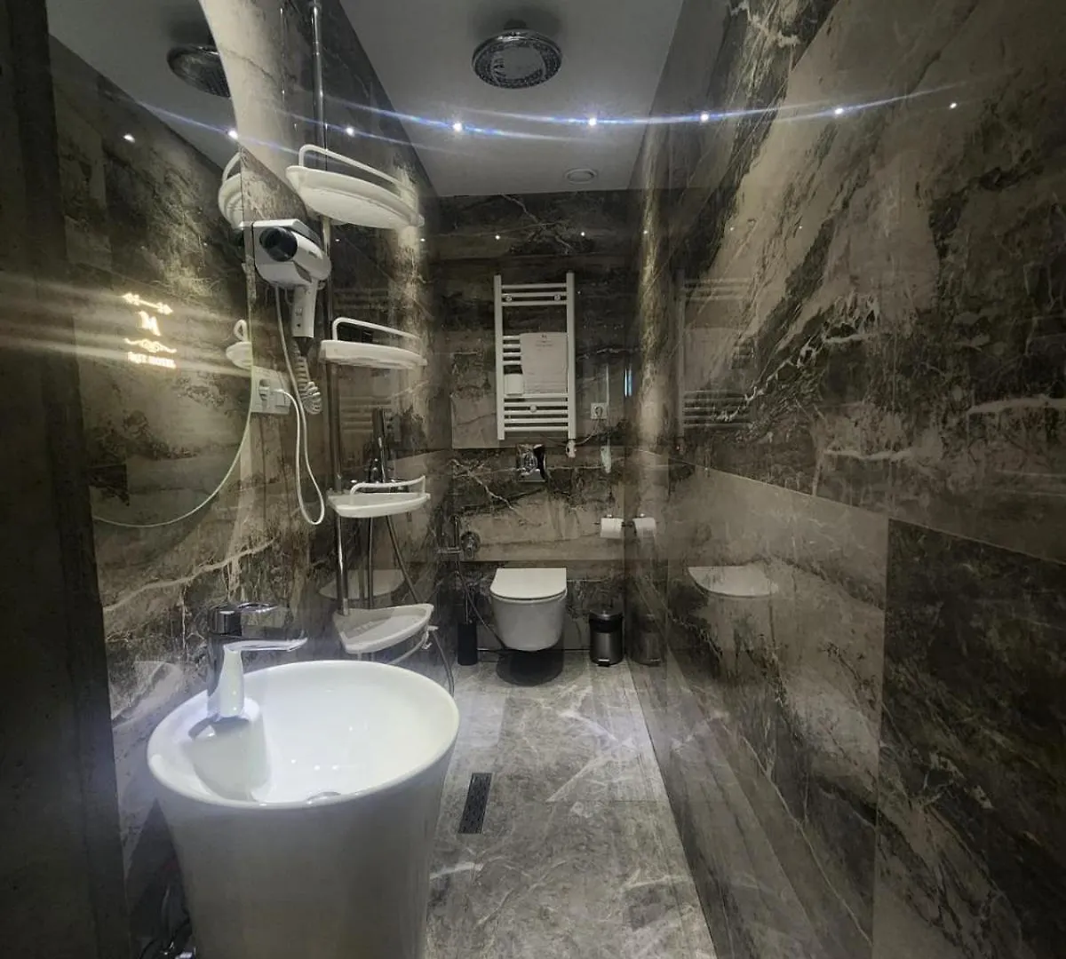 *****  Mit Hotel Tbilisi Georgien