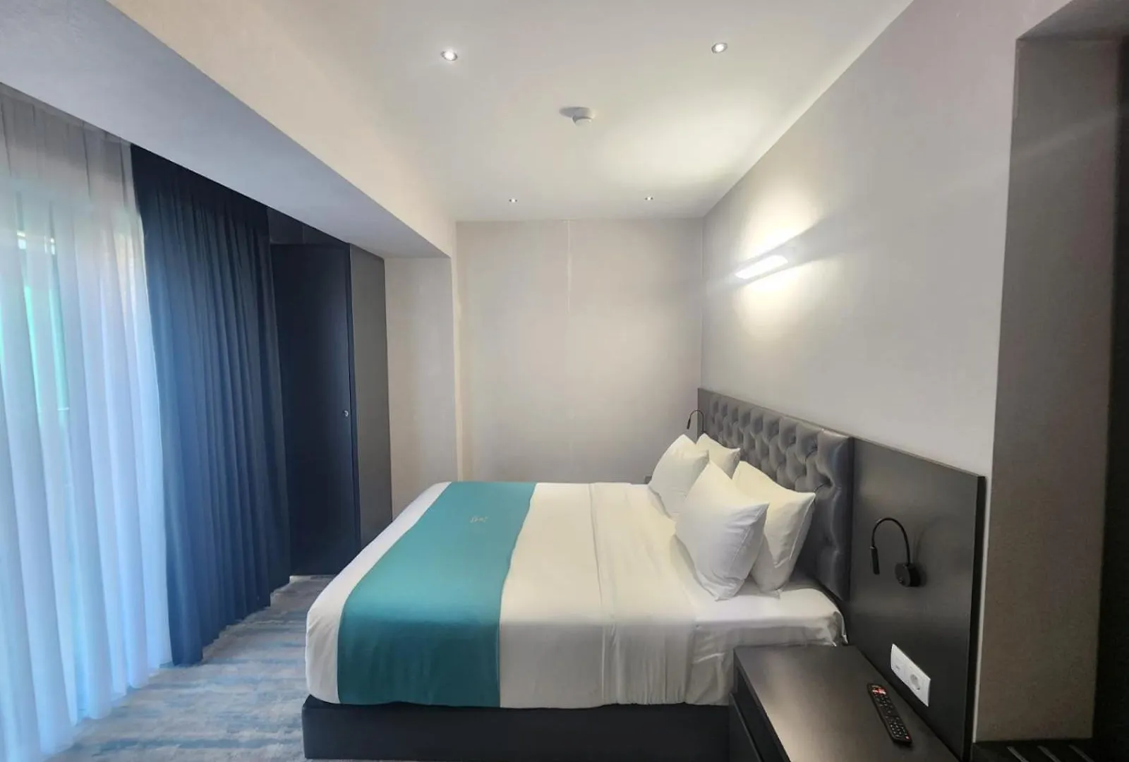 Mit Hotel Tbilisi 5*,  Georgien