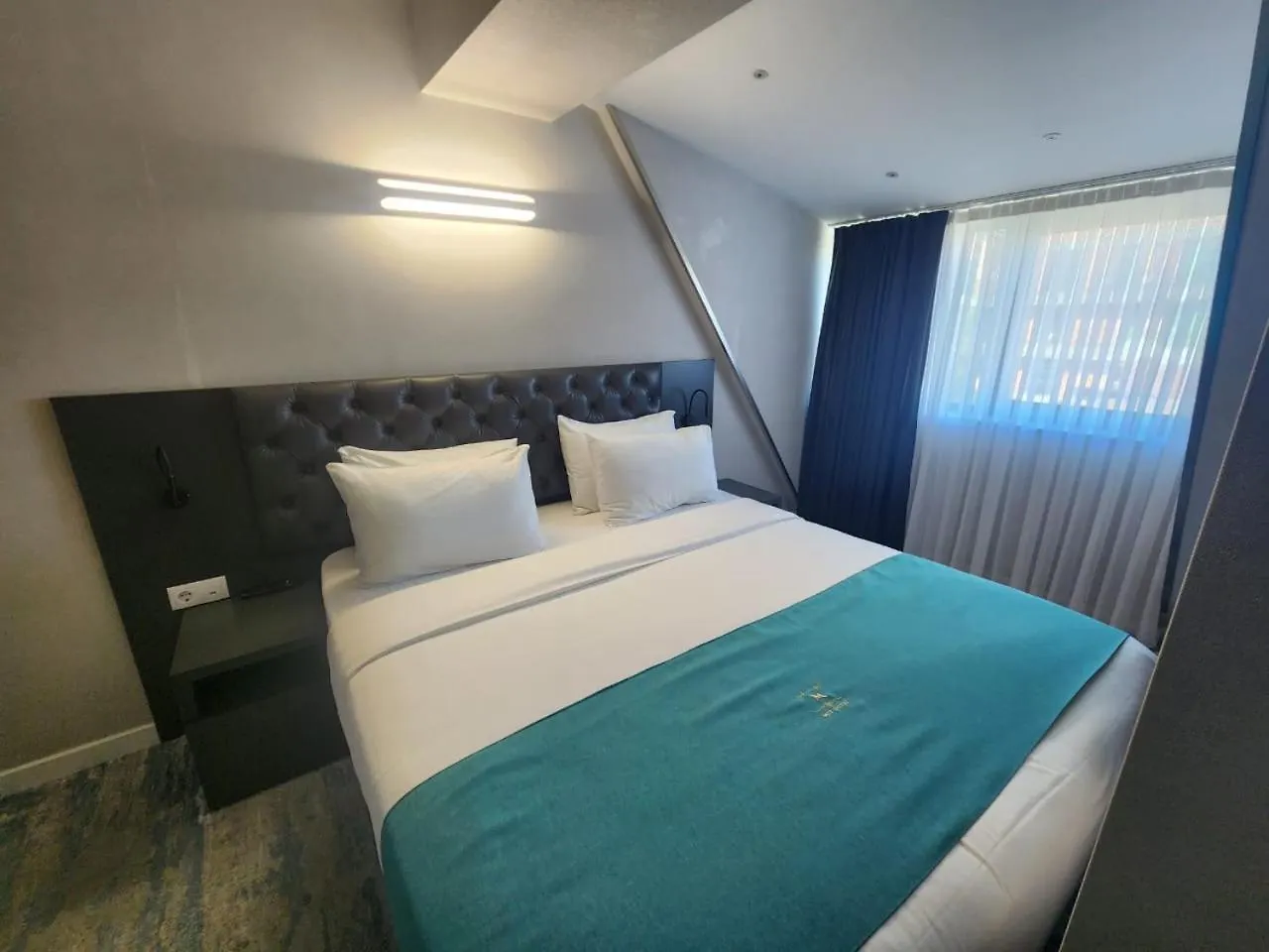 Mit Hotel Tbilisi 5*,