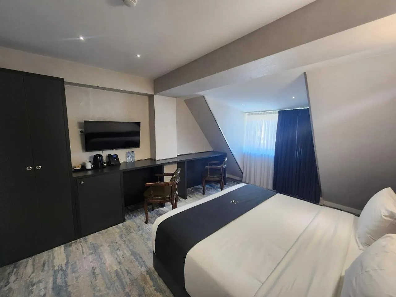 Mit Hotel Tbilisi 5*,  Gruzie